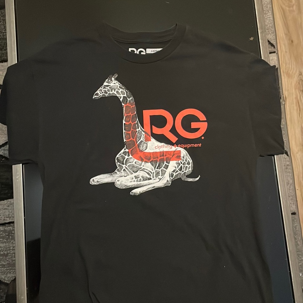 LRG Black Giraffe shirt worn once size Large